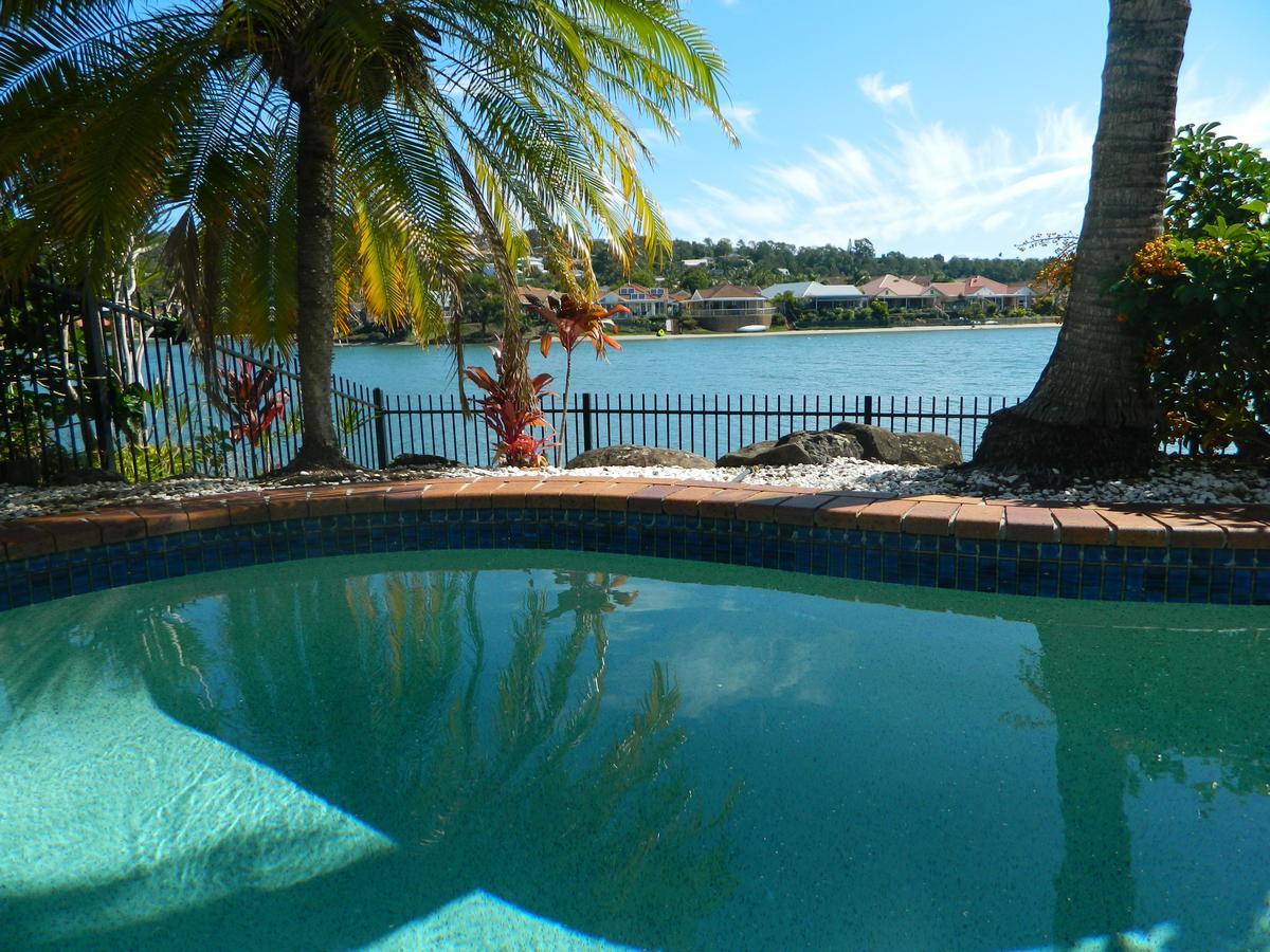 Isle Of Palms Resort Gold Coast Exterior photo