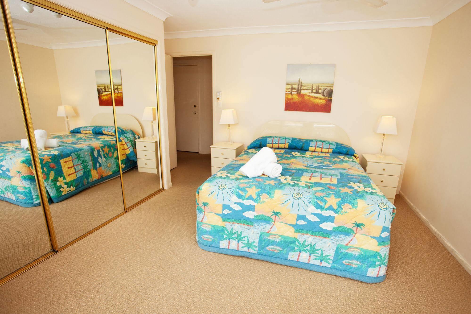 Isle Of Palms Resort Gold Coast Exterior photo