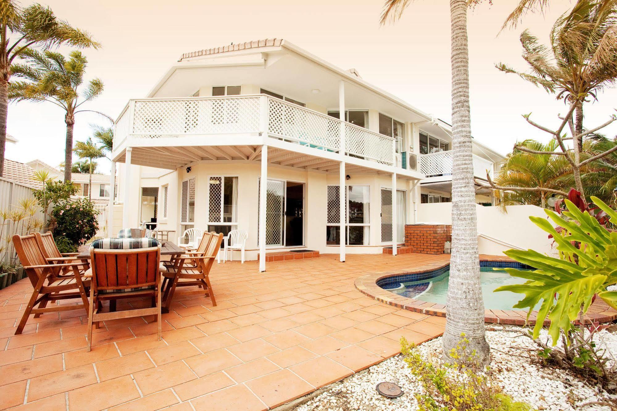 Isle Of Palms Resort Gold Coast Exterior photo